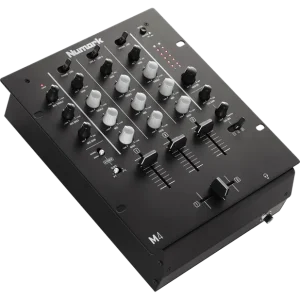 Numark - M 4 Commander Maintenant