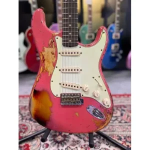 CUSTOM SHOP 2020 LTD 60/63 STRATOCASTER SUPER HEAVY RELIC SUPER FADED AGED FIESTA RED OVER 3 TONE SUNBURST Super Prix