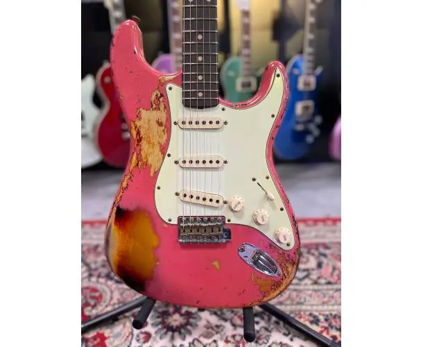CUSTOM SHOP 2020 LTD 60/63 STRATOCASTER SUPER HEAVY RELIC SUPER FADED AGED FIESTA RED OVER 3 TONE SUNBURST Super Prix