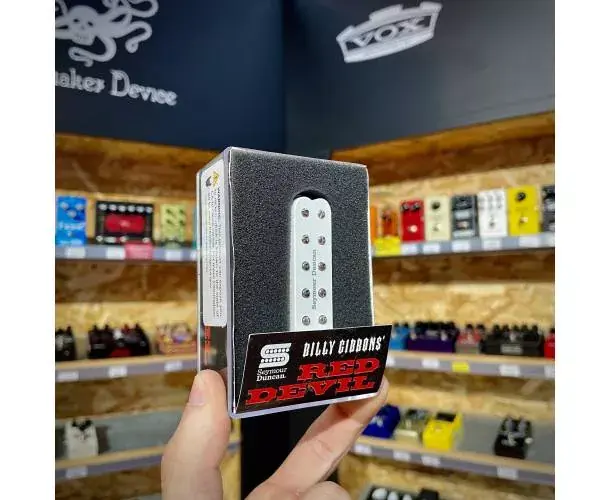 RED DEVIL SET BILLY GIBBONS‘ Nouvelle Collection