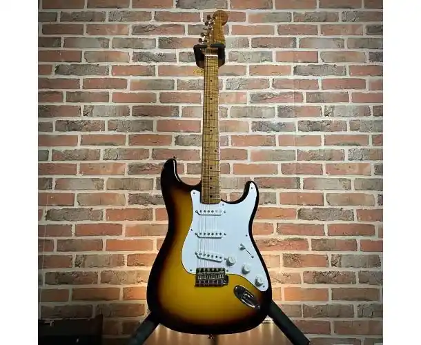 CUSTOM SHOP 57 STRATOCASTER NOS 2 TONE SUNBURST Soldes