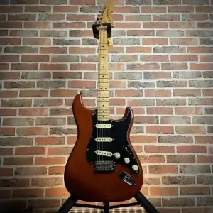 VINTERA STRATOCASTER 70‘S MOCHA MN Certifié