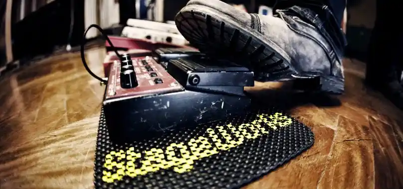 Quantité Limitée Tapis Stageworks Anti-Derapant - La Paire
