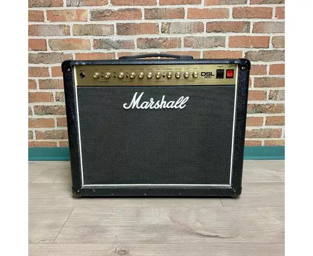 DSL40C + FOOTSWITCH Dernier Modèle