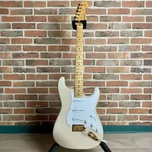 Remise STRATOCASTER ST120 MARY KAYE