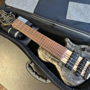 Bon Marché Mayones Cali 5 Mini Bass 4A Curly Poplar - Antique Black Matt