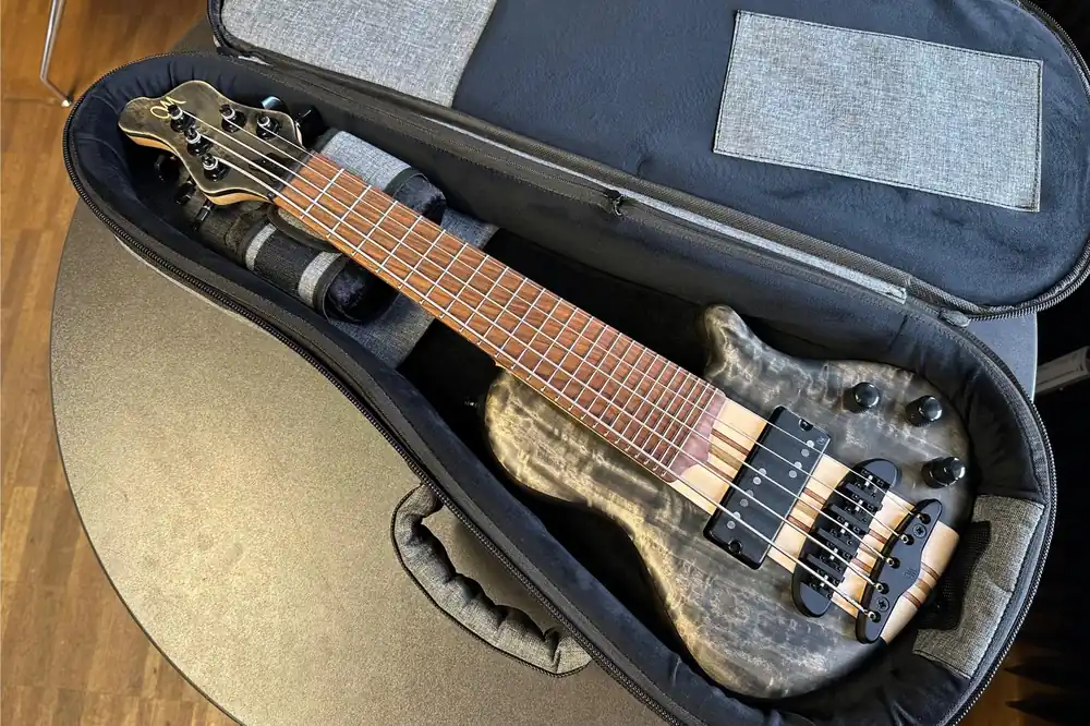 Bon Marché Mayones Cali 5 Mini Bass 4A Curly Poplar - Antique Black Matt